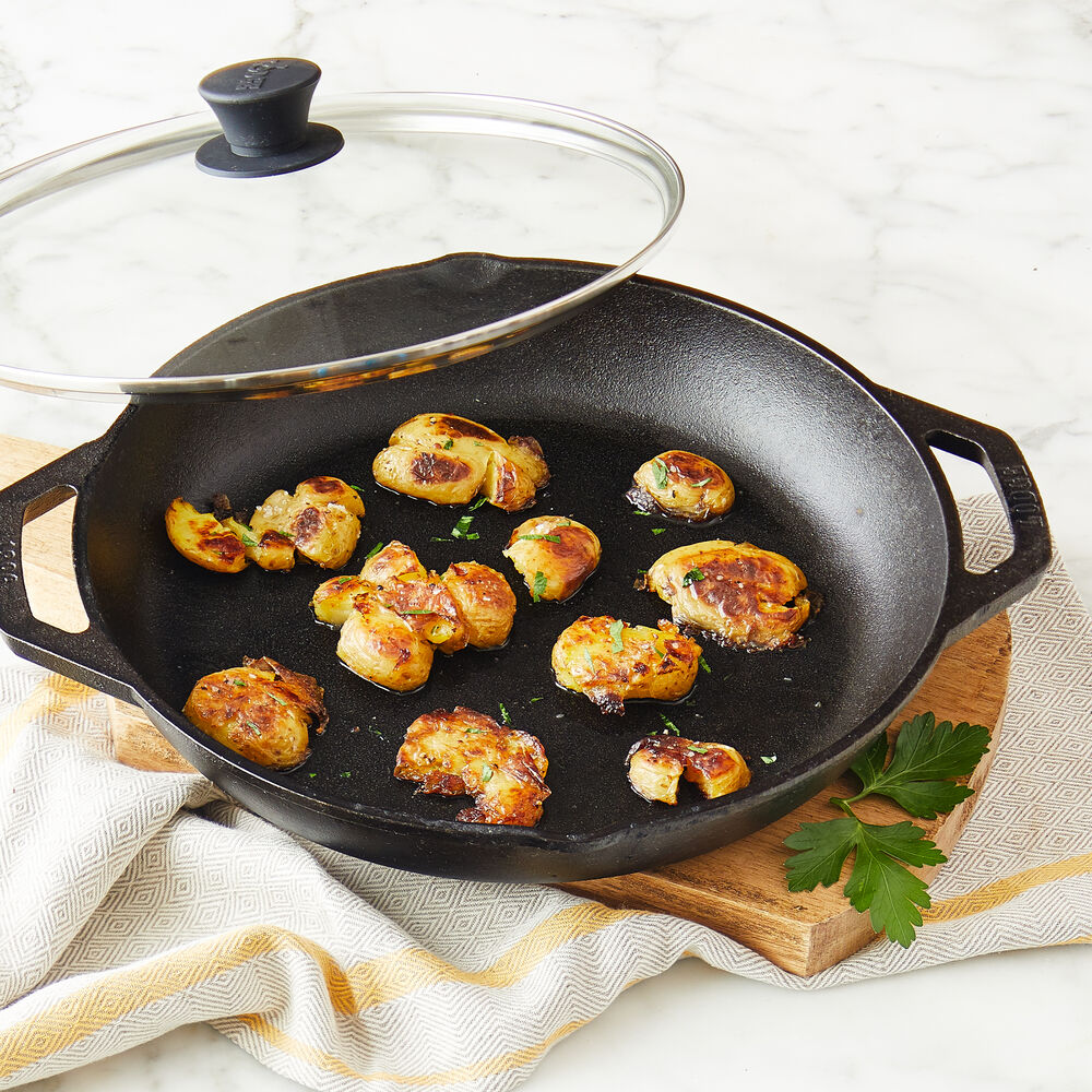 Lodge 12 Inch Cast Iron Everyday Pan - Chef Collection - Use on Oven,  Stove, Grill, or Fire - Easy to Clean - Cast Iron Pan with Lid - Durable