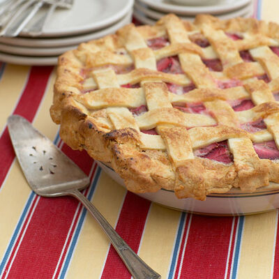 Strawberry Rhubarb Pie Recipe - Stonewall Kitchen