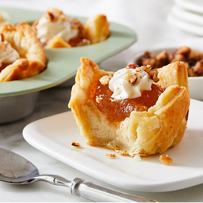 Cinnamon Apple Cheesecakes in Puff Pastry