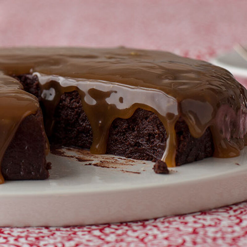 Flourless Chocolate "Turtle" Cake